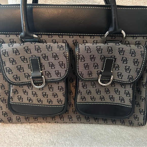 Dooney & Bourke DB Signature Monogram canvas Purse Vintage Double Pocket purse - Picture 3 of 13